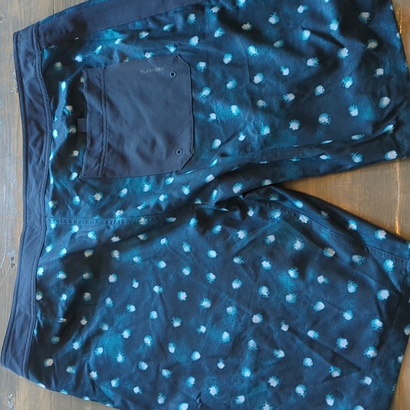 Board shorts - Picture 2 of 3